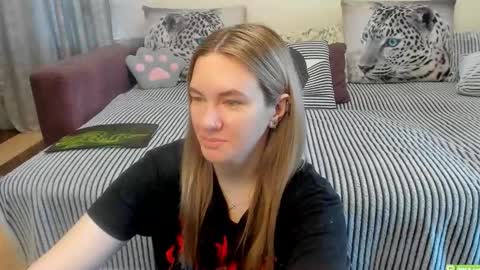 Snapshot of kendra_xx_ chatting on May 2026 11:57:02 PM Kendra online show from May 2026 11:57:02 PM