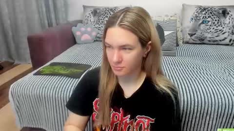 Snapshot of kendra_xx_ chatting on May 2026 12:39:01 AM Kendra online show from May 2026 12:39:01 AM