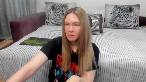 Snapshot of kendra_xx_ chatting on May 2026 11:46:02 PM Kendra online show from May 2026 11:46:02 PM