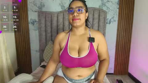 Mamasita online show from November 2025 05:04:01 PM