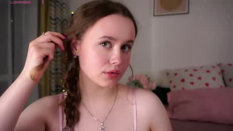 Snapshot of kendraedger chatting on May 2026 10:38:02 PM Kira online show from May 2026 10:38:02 PM