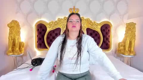 Snapshot of kendralholson chatting on October 2025 04:35:02 AM Kendral online show from October 2025 04:35:02 AM