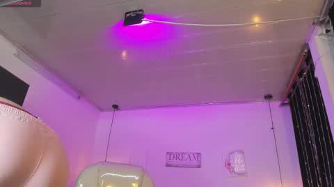 kendry_fox420_ online show from February 2026 02:53:01 AM