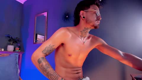 keneth_collins online show from May 2026 06:09:01 PM