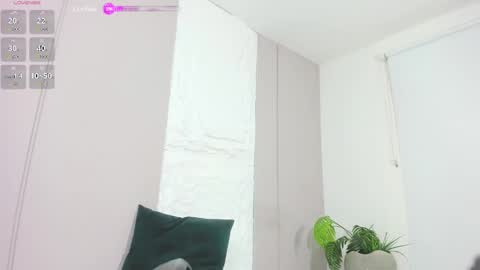 Kenia  online show from December 2024 12:49:01 PM