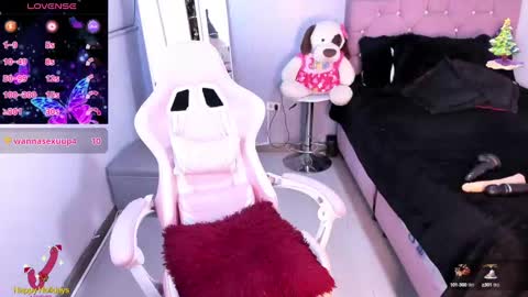 Snapshot of kenia_thompson01 chatting on December 2024 11:05:01 PM 01 online show from December 2024 11:05:01 PM