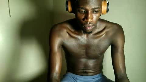 Kenia online show from December 2025 10:17:02 PM