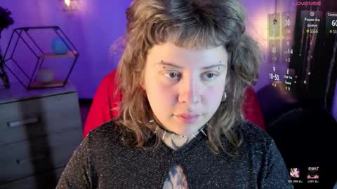 Kenzie online show from November 2025 05:06:01 AM