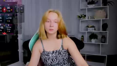 Snapshot of ketrin_n_ chatting on November 2025 06:02:02 AM Ketrin online show from November 2025 06:02:02 AM