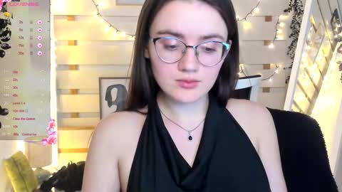 Ketrin online show from November 2025 09:06:02 PM