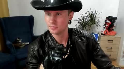 Kev online show from October 2025 01:04:02 PM