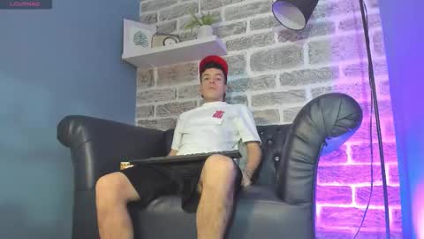 Sexy  Hot Kevin online show from December 2025 09:32:01 PM