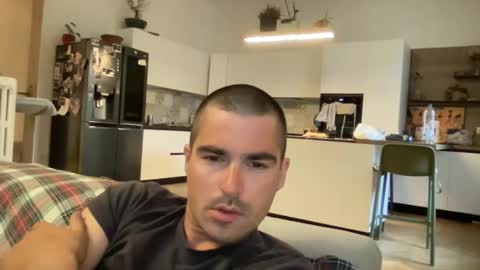 Snapshot of kevinpillobello chatting on April 2026 04:11:01 PM kevinpillobello online show from April 2026 04:11:01 PM