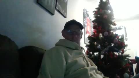 Snapshot of kevlooking4sez chatting on December 2024 08:18:01 PM kevlooking4sez online show from December 2024 08:18:01 PM