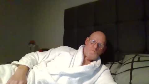 Snapshot of kevlooking4sez chatting on February 2025 11:24:01 PM kevlooking4sez online show from February 2025 11:24:01 PM