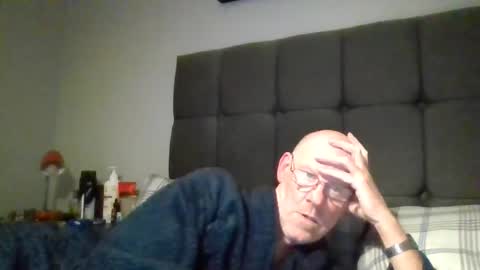 kevlooking4sez online show from November 2025 12:09:01 AM