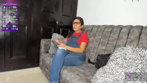 Snapshot of keyla_milf chatting on October 2025 02:55:02 AM Keila Milf online show from October 2025 02:55:02 AM