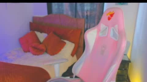Snapshot of keyla_roberts_ chatting on May 2026 12:13:02 PM Adhara. Help me reach 100 likes online show from May 2026 12:13:02 PM