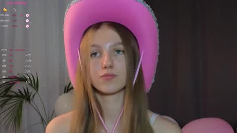 Snapshot of keylalong chatting on February 2025 06:19:01 PM Hi Im Mary Glad to see you in my room PVT is open online show from February 2025 06:19:01 PM