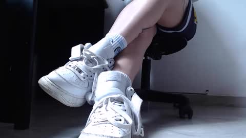     online show from November 2025 06:29:02 PM