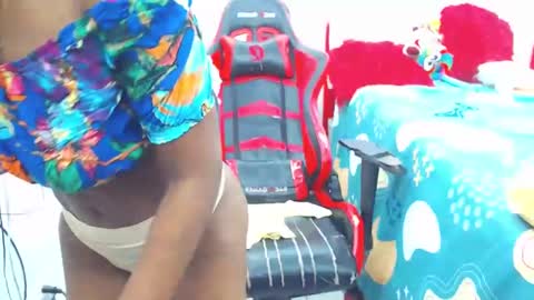 Snapshot of keyra_dainty chatting on January 2025 01:52:01 PM Sandy Saenz online show from January 2025 01:52:01 PM