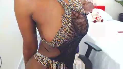 Snapshot of keyra_dainty chatting on November 2025 11:26:01 PM Sandy Saenz online show from November 2025 11:26:01 PM