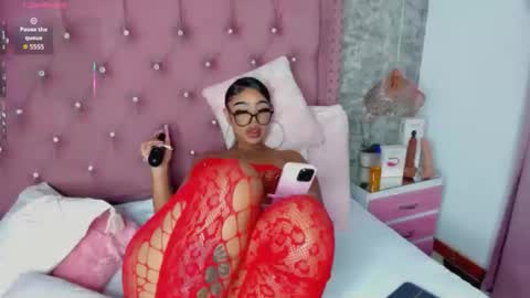 Khelany Isyy  online show from December 2025 02:47:02 PM