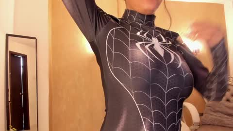 Khloe online show from January 2025 04:49:02 PM