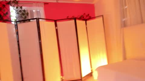 Khloe online show from October 2025 01:31:02 PM