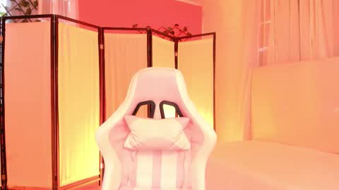 Khloe online show from October 2025 12:27:01 PM