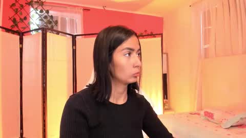 Khloe online show from November 2025 12:51:02 PM