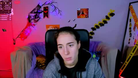 khloebeauty online show from November 2025 08:11:01 PM