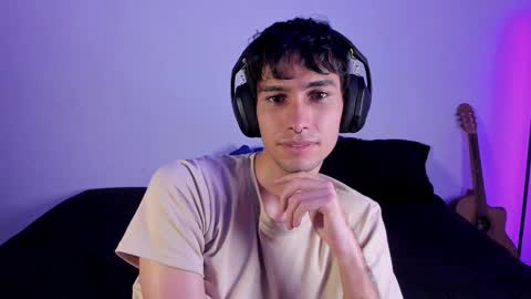 khozler_ online show from February 2025 08:48:01 AM