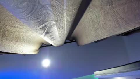    N         M online show from November 2025 11:32:01 AM