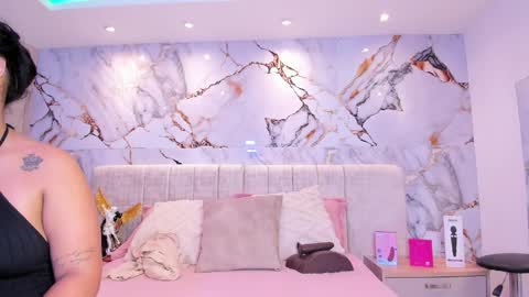    N         M online show from November 2025 11:24:02 AM