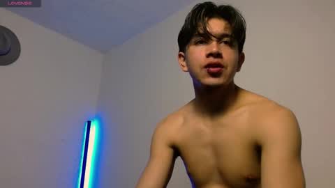 Adrian  Chlloe online show from December 2025 01:32:02 AM