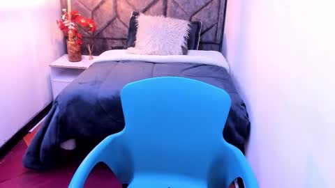 kiara Cruz online show from December 2025 08:25:02 PM