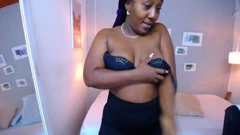 Snapshot of kiara_evanss chatting on January 2025 02:30:02 PM Kiara online show from January 2025 02:30:02 PM