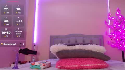 Kiara Benedetti online show from November 2025 07:47:01 PM