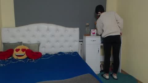 Kara online show from November 2025 07:36:01 PM