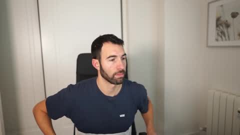 Snapshot of kiatog5 chatting on March 2025 08:41:02 AM Manu online show from March 2025 08:41:02 AM