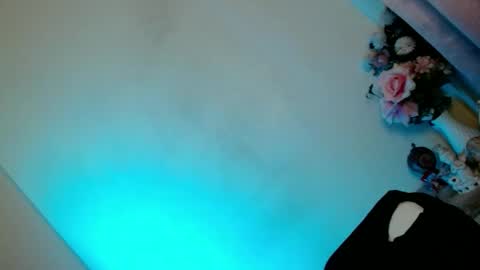 Kiera online show from November 2025 05:43:01 AM