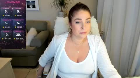 Snapshot of kierareines chatting on December 2024 03:38:02 AM Kiera Reines online show from December 2024 03:38:02 AM