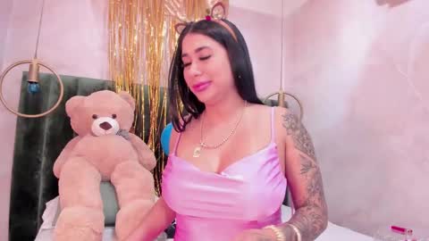 Snapshot of kiim_taaylor chatting on January 2025 03:32:01 PM Kim online show from January 2025 03:32:01 PM