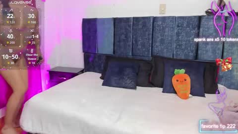 kiimowens online show from December 2025 11:41:01 AM