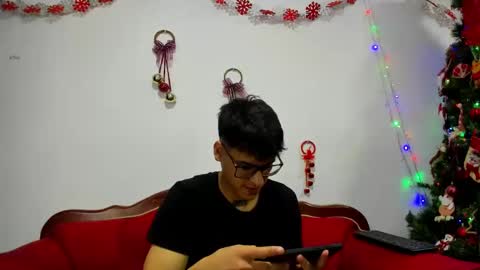 Snapshot of kiindred_ chatting on January 2025 04:38:01 AM Koddy and Volddy online show from January 2025 04:38:01 AM