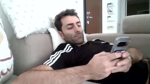 kikkus01 online show from November 2025 01:46:02 PM