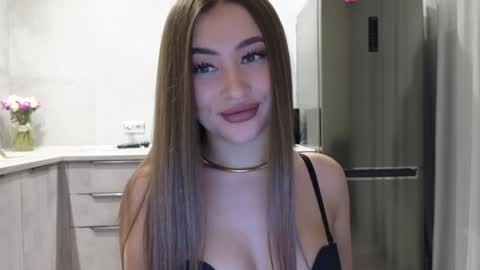 EvaAnna online show from January 2025 04:41:01 PM