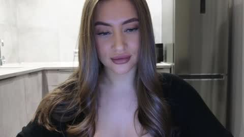 EvaAnna online show from February 2025 12:18:01 AM