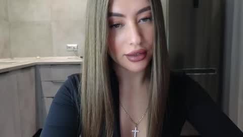 EvaAnna online show from February 2025 07:32:02 PM